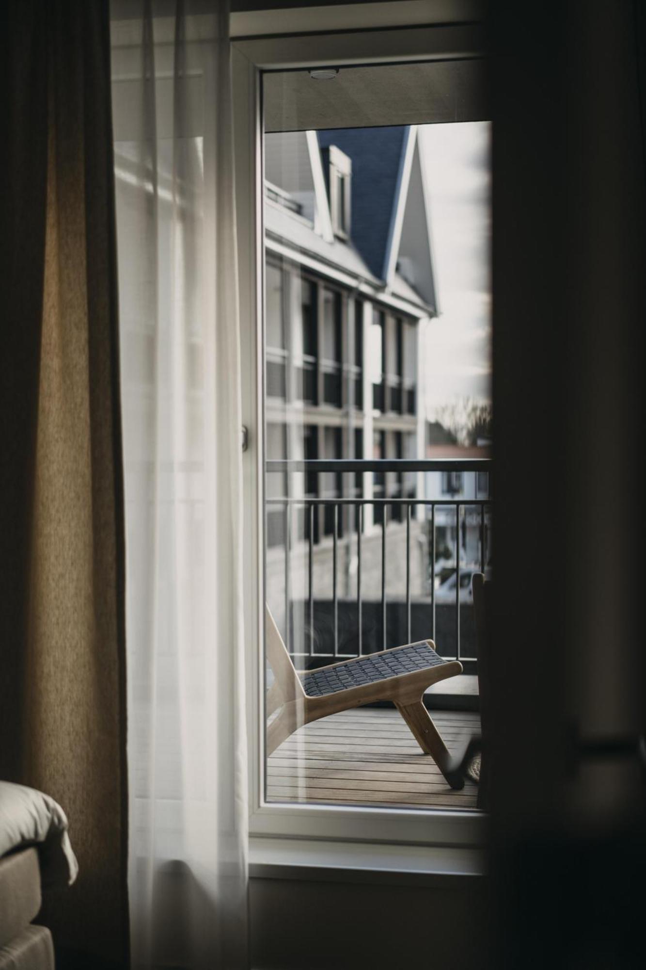 Huswell - The Tide - Stylish Seaview Apartment For 4 - Prime Location & Private Parking Cadzand Exterior foto