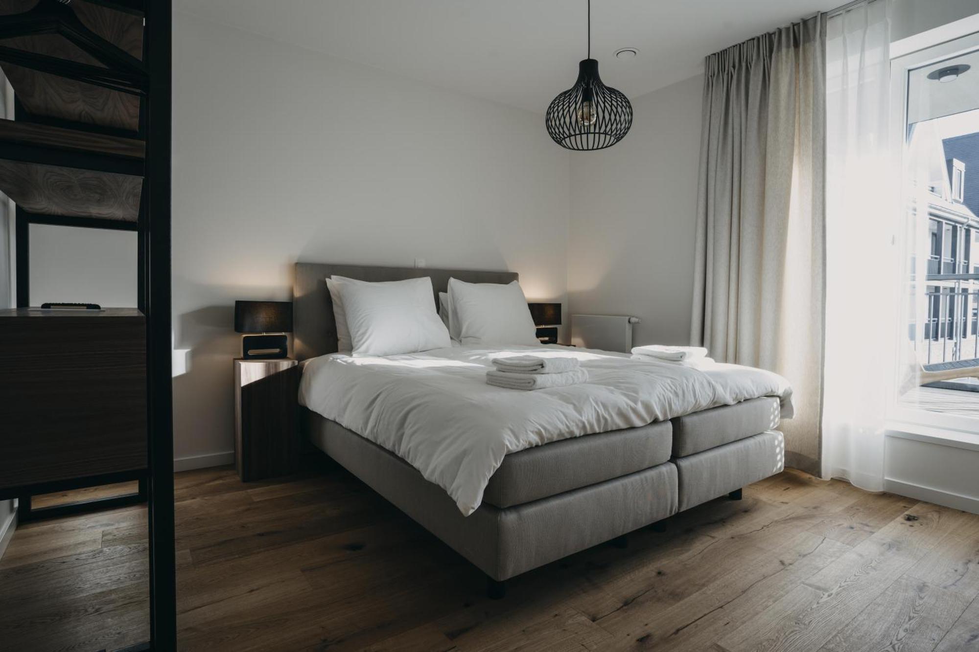 Huswell - The Tide - Stylish Seaview Apartment For 4 - Prime Location & Private Parking Cadzand Exterior foto